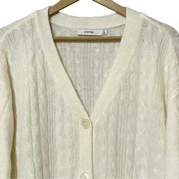 JustFab Cardigan M Cream Lightweight V-Neck Semi-Sheer Long Sleeve Button-Up NWT - Picture 4 of 7